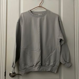 aritzia boyfriend crewneck, size 1